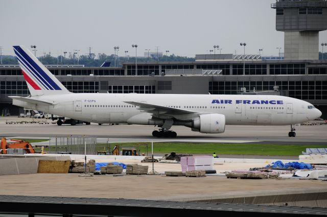 Boeing 777-200 (F-GSPG) - Seen at KIAD on 7/4/2009.