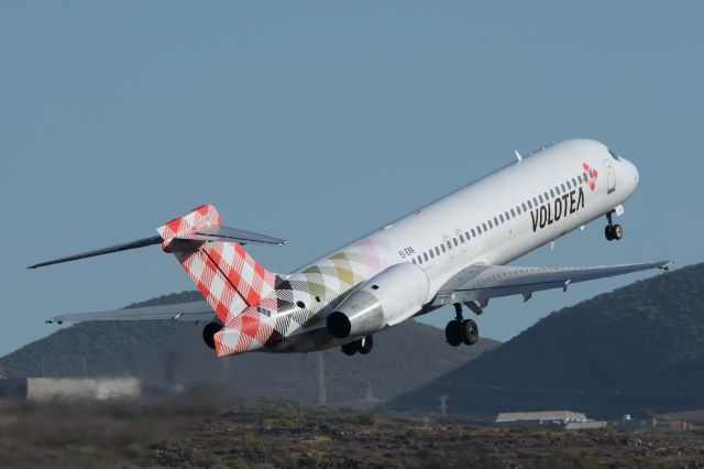 Boeing 717-200 (EI-EXA) - TENERIFE SURbr /14/02/2016