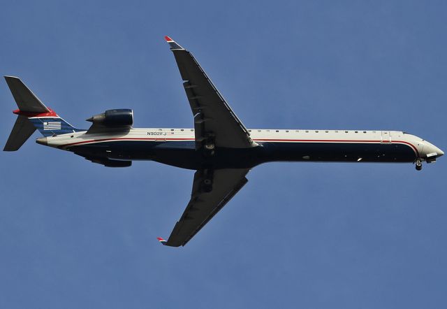 Canadair Regional Jet CRJ-900 (N902FJ) - Landing at the Burbank airport.