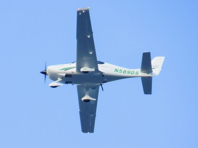 Cirrus SR-20 (N589DS) - Delta State’s first SR-20 ordered back in June 2023, making an approach to Cleveland Municipal Airport 