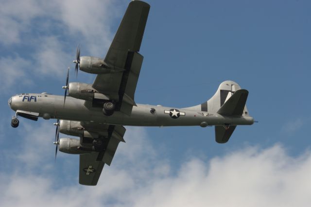 Boeing B-29 Superfortress (NX529B) - Fifi Gear Down for Runway 30 KATW