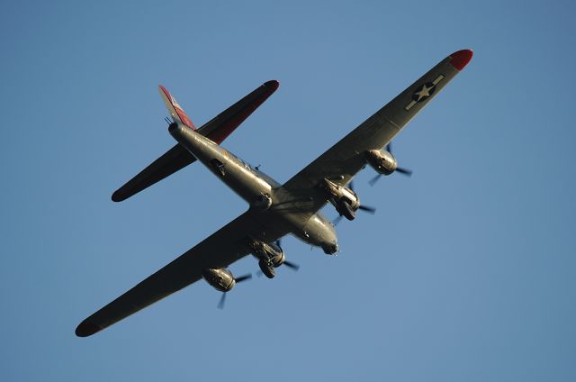 Boeing B-17 Flying Fortress (N93012)