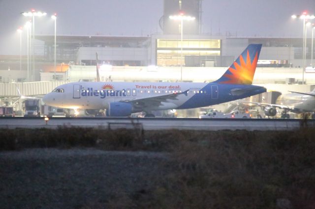 Airbus A319 (N310NV)