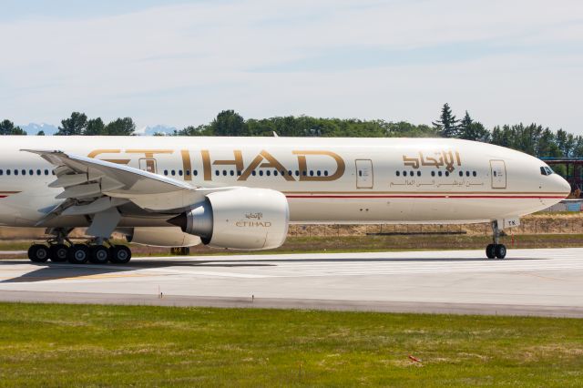 BOEING 777-300 (A6-ETK) - Etihad Airways 777-300ER taking off for the first time for a test flight.