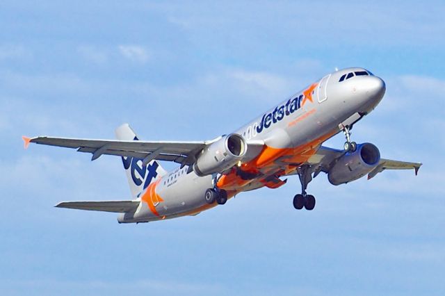 Airbus A320 (VH-JQG) - Airbus A320 Jetstar VH-JQG YPPH 200118 
