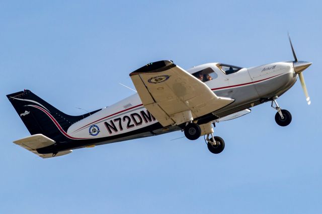 Piper Cherokee (N72DM)