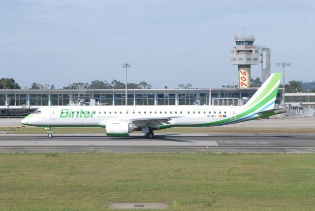 EMBRAER ERJ-190-400 (EC-NEZ) - EC-NEZ Landing At LEVX From GCLP. 12-09-2021