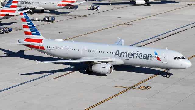 Airbus A321 (N977UY)