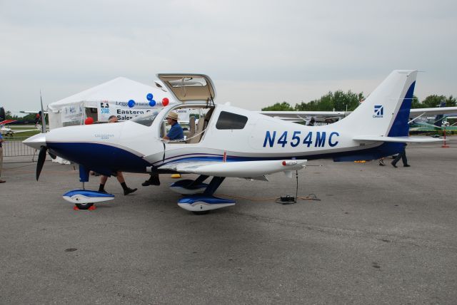 Cessna 400 (N454MC) - Cessna 400 (LC41) Visiting the Canadian Aviation Expo at Oshawa Ontario on June 21/08.