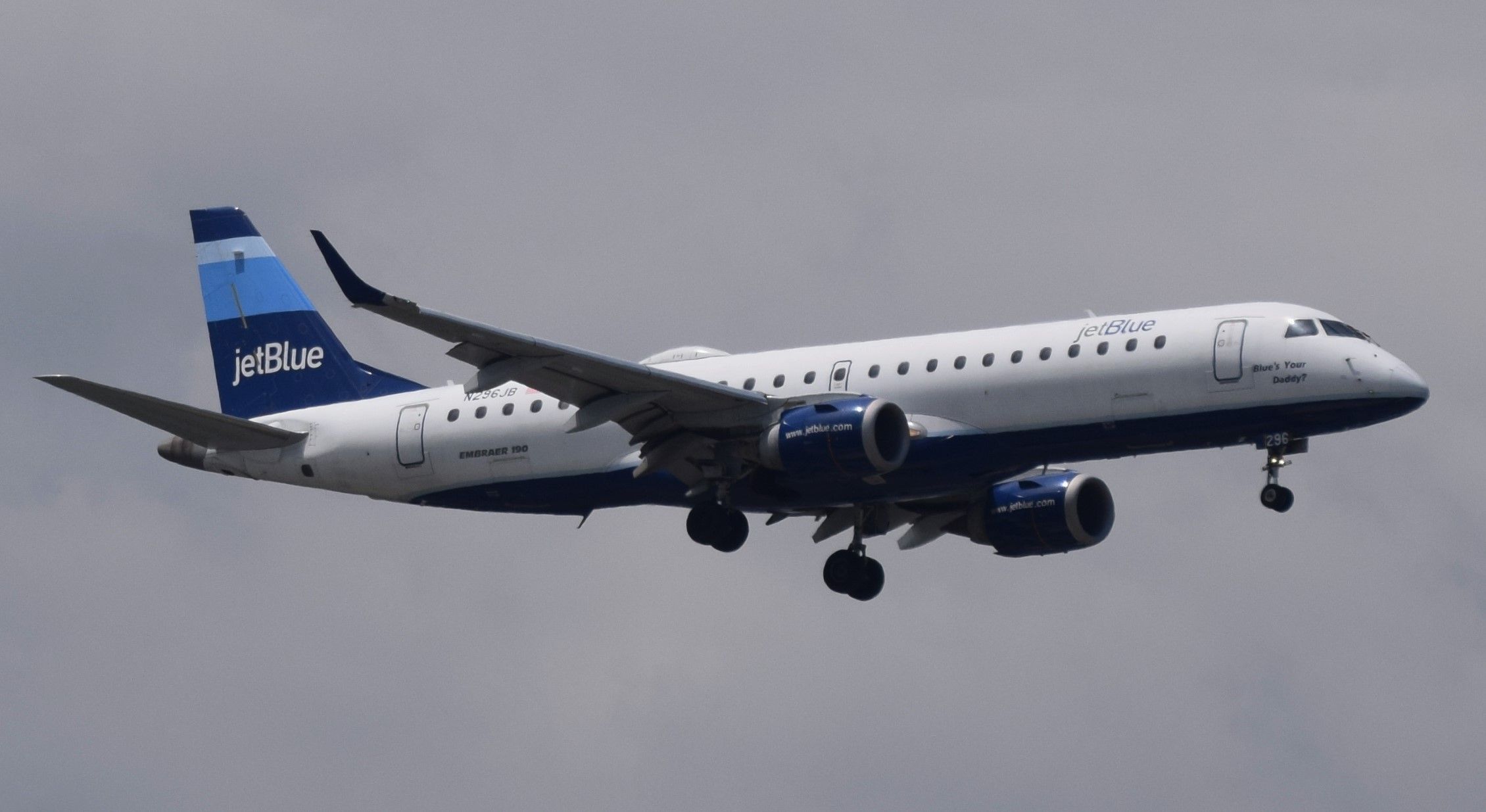 Embraer ERJ-190 (N296JB)