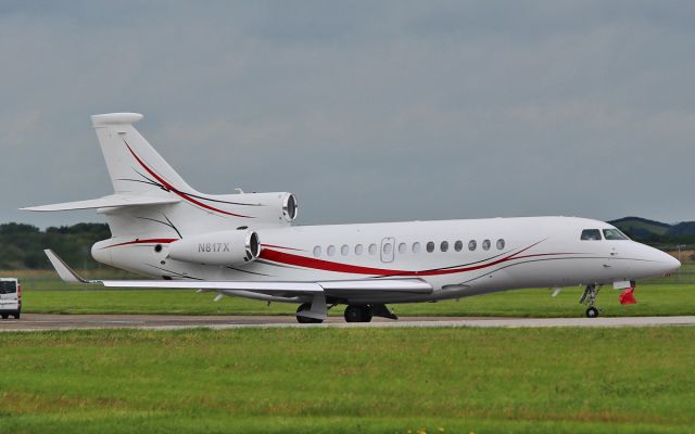 Cessna 206 Stationair (N817X) - falcon 7x n817x taxiing for dep from shannon 15/7/16.