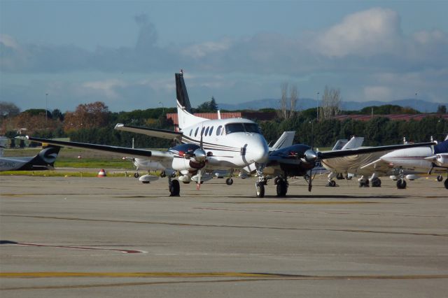 Beechcraft Airliner (N79CT)