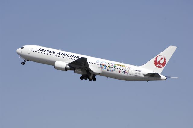 BOEING 767-300 (JA656J) - Departure at Haneda Intl Airport Rwy34R on 2013/03/21 "Japanese Comic Doraemon"