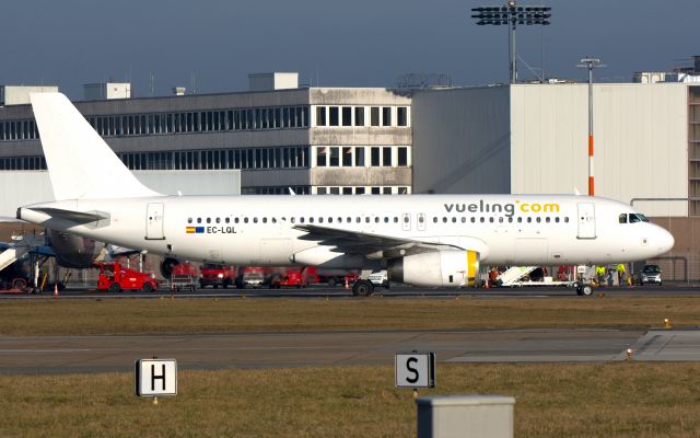 Airbus A320 (EC-LQL)