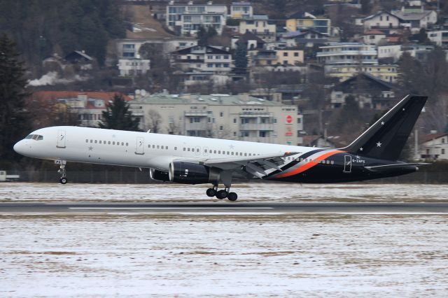 Boeing 757-200 (G-ZAPX)