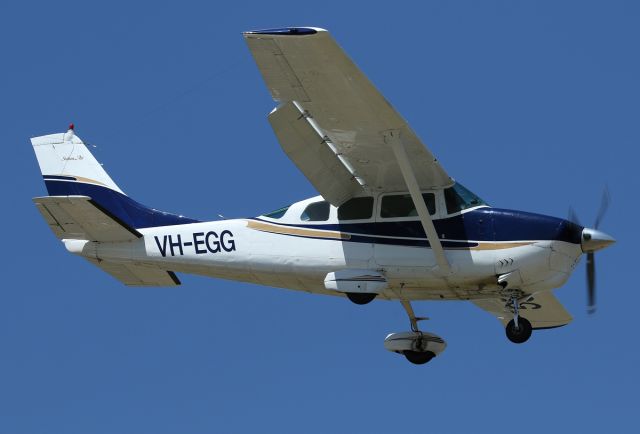 Cessna Centurion (VH-EGG)