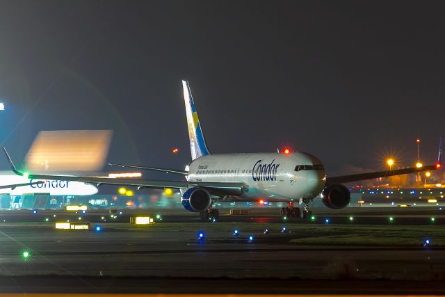 BOEING 767-300 (D-ABUB)