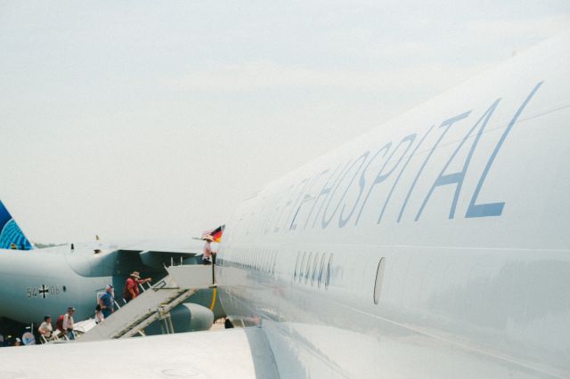 McDonnell Douglas DC-10 (N330AU)