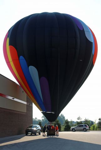 Unknown/Generic Balloon (N715OU) - Oompa Loompa just after touching down behind Costco Wholesale on N Dixie Hwy adjacent to I-475 in Perrysburg, OH on 15 Jul 2018. Nineteen balloons competed in the 3rd annual Glass City Balloon Race in Rossford, OH.