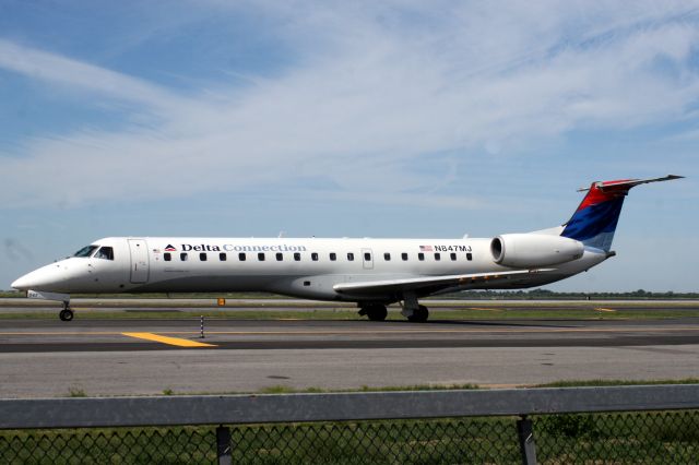 Embraer ERJ-145 (N847MJ) - 22-Jul-07