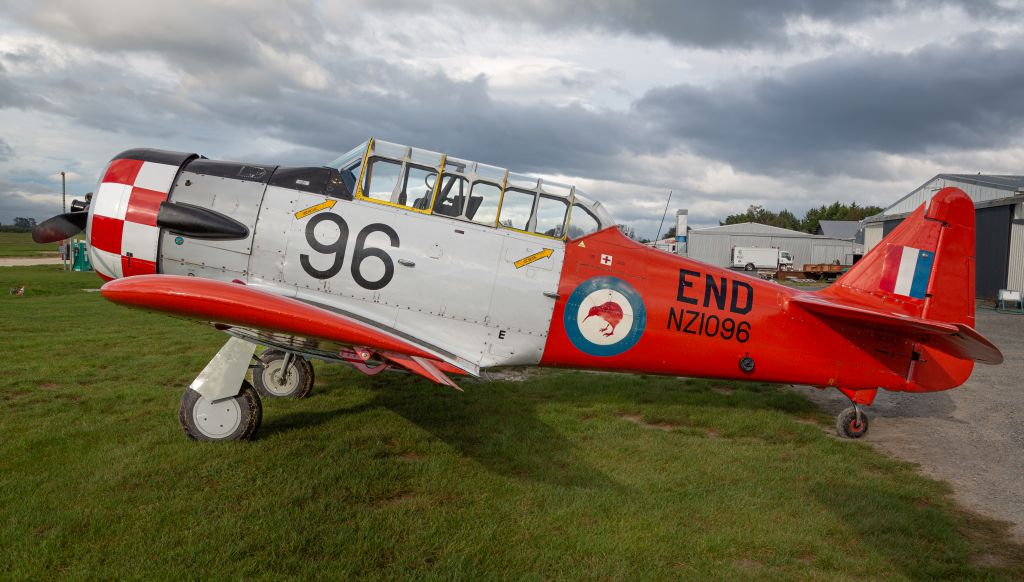North American T-6 Texan (ZK-END)