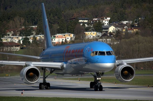 Boeing 757-200 (G-CPEV)