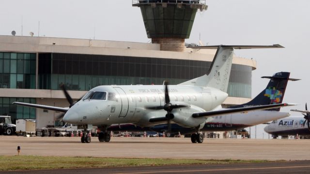 Embraer EMB-120 Brasilia (FAB2005)