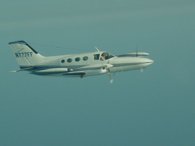 Cessna 421 (N777FF)