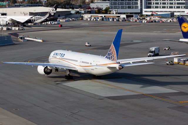 Boeing 787-8 (N26909)