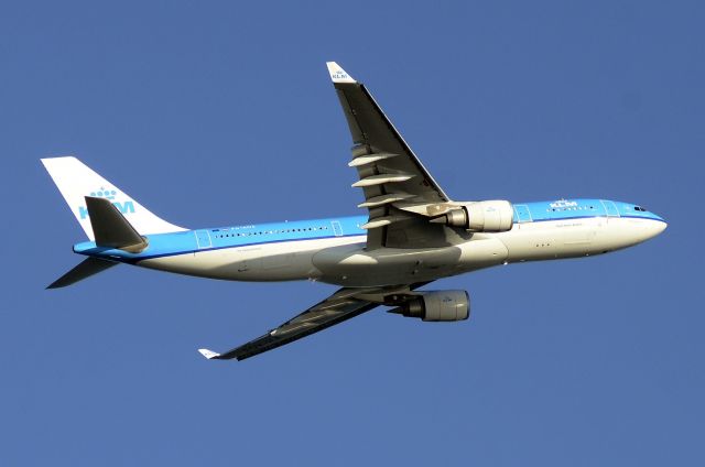 Airbus A330-200 (PH-AOE)