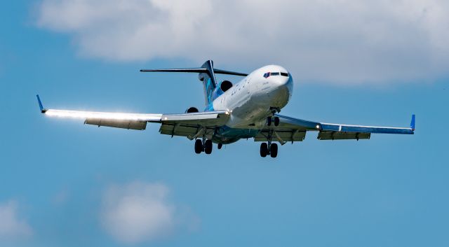 Boeing 727-100 (N794AJ) - G-Force One B727 of Zero Gravity on final to KHOU from Tucson on April 25, 2021.  