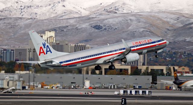 Boeing 737-800 (N953AN) - From 2015.  AAL's N953AN off 34L.  