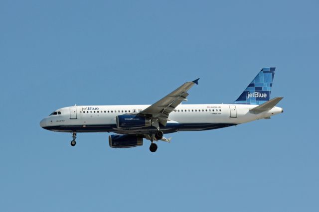 Airbus A320 (N606JB) - JetBlue Airways, N606JB, Airbus A320-232, msn 2384, Photo by John A. Miller, a rel=nofollow href=http://www.PhotoEnrichments.comwww.PhotoEnrichments.com/a