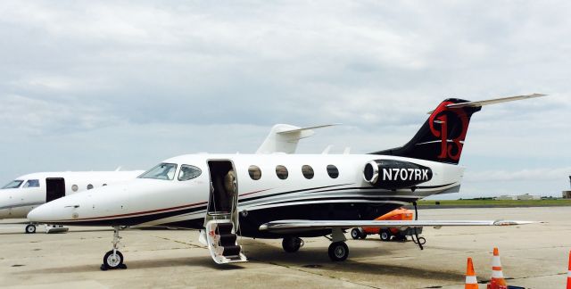 Beechcraft Premier 1 (N707RK) - N707RK repainted in the black Beechcraft paint. Very pretty.