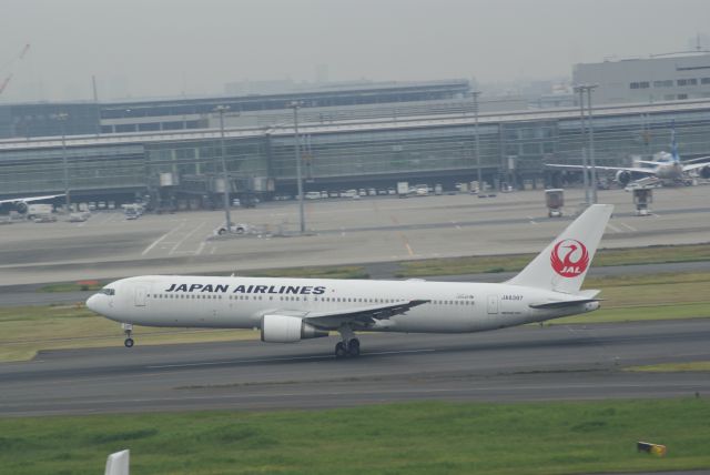 BOEING 767-300 (JA8397) - JAL B767-346 cn27311