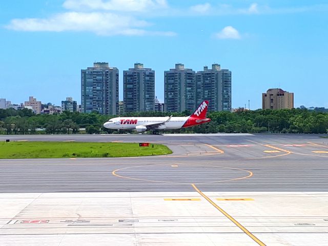 Airbus A320 (PR-TYD)