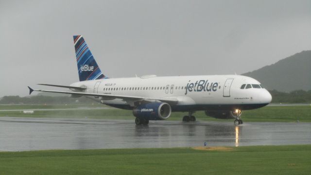 Airbus A320 (N623JB)