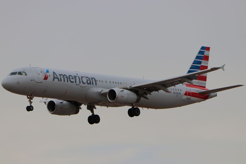 Airbus A321 (N540UW)