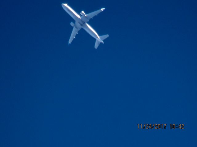 Embraer 175 (N149SY)