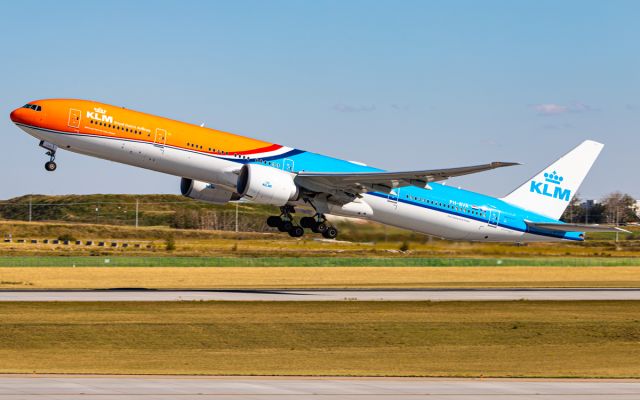 BOEING 777-300ER (PH-BVA)