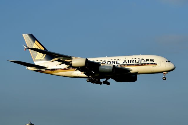 Airbus A380-800 (9V-SKR)