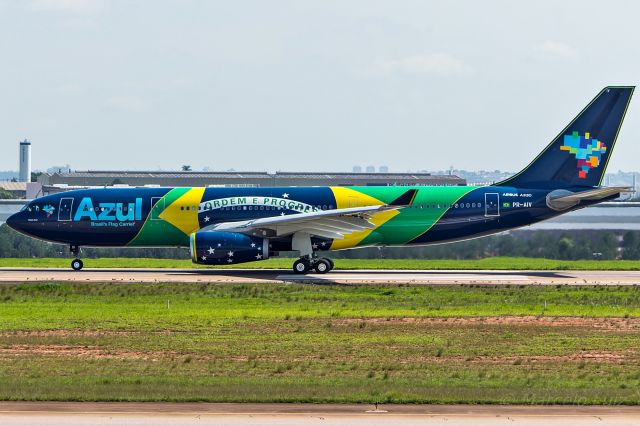 Airbus A330-200 (PR-AIV) - Azul Linhas Aereas (Brazilian Flag Livery) - Airbus A330-243br /Registration: PR-AIVbr /br /Campinas (VCP) / Lisbon (LIS)br /br /Fotografia: Marcelo Luiz