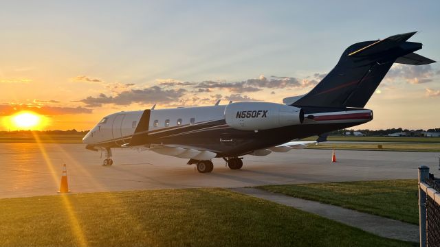 Bombardier Challenger 300 (N550FX) - Sunset shots w/ N550FX, a 2013 Bombardier Challenger 350. 6/9/22. 