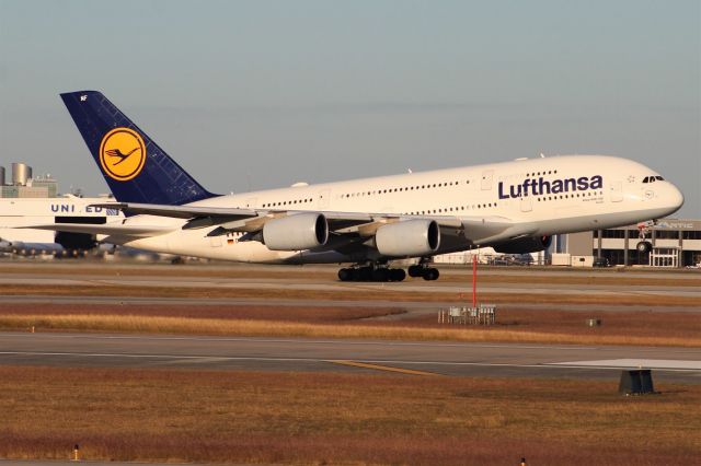 Airbus A380-800 —