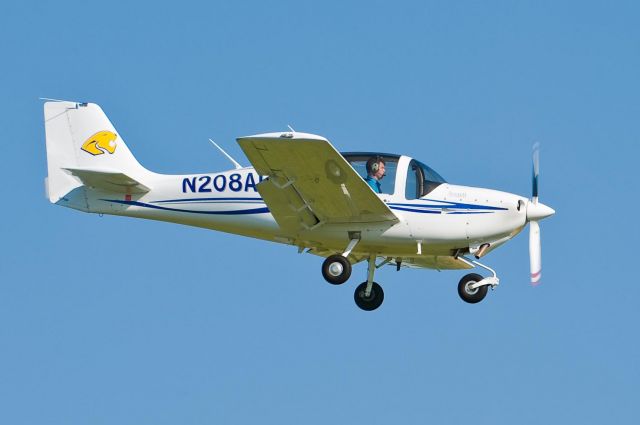 N208AU — - Arriving on Rwy 24 - 30.Apr.10