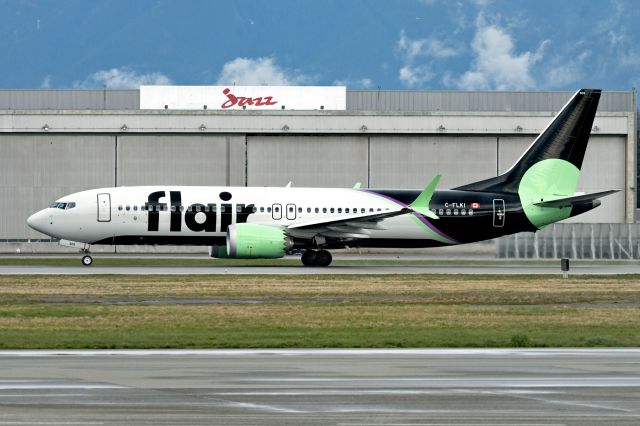 Boeing 737 MAX 8 (C-FLKI)