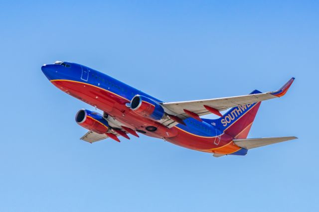 Boeing 737-700 (N731SA) - A Southwest 737-700 taking off from PHX on 2/9/23 during the Super Bowl rush. Taken with a Canon R7 and Tamron 70-200 G2 lens.