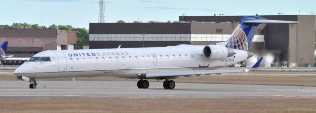 Canadair Regional Jet CRJ-700 (N776SK)