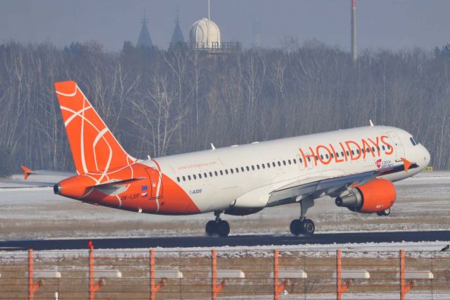 Airbus A320 (OK-LEF)