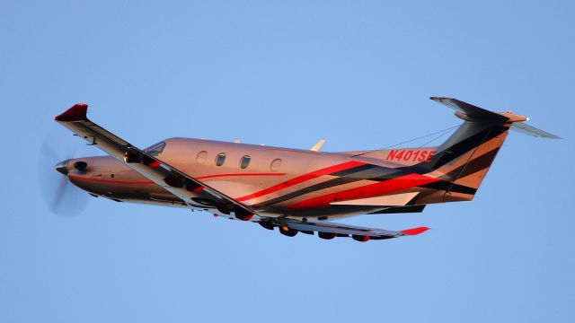 Pilatus PC-12 (N401SE) - Departing 4.